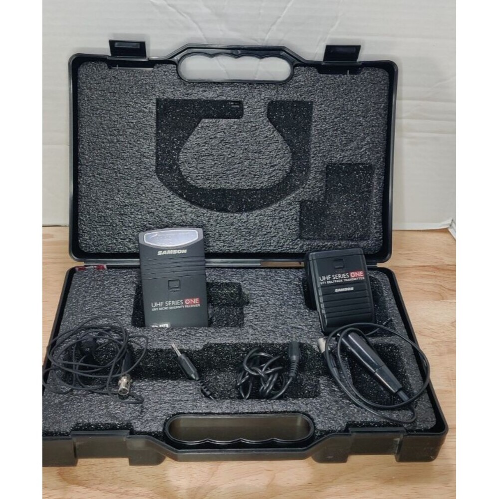 Samson UHF Series One Wireless Microphone System w/ Hard Case True Diversity